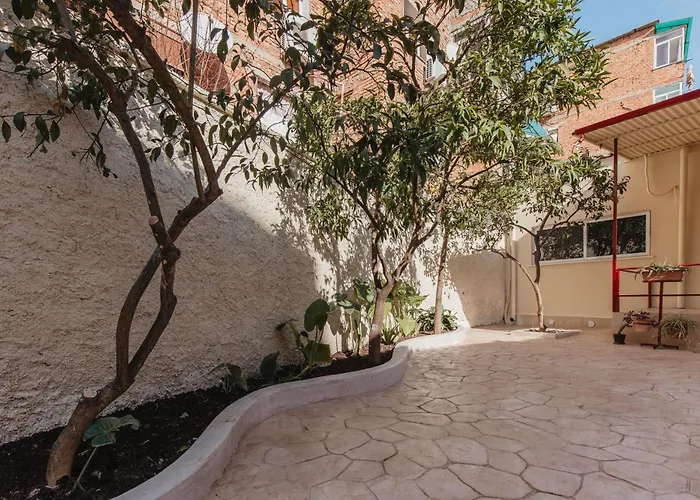 Greygreen By Holistay 티라나