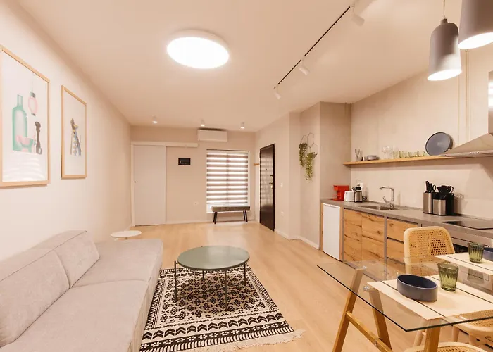 Greygreen By Holistay 티라나